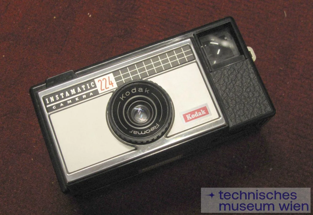 Pocketkamera Kodak Instamatic Camera 224 — تصویر رکورد یوروپیانا
