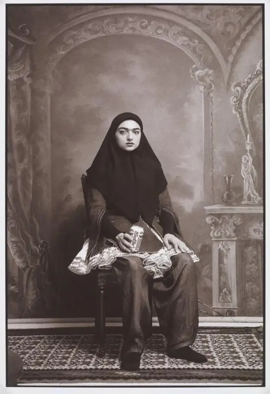 Photograph: Qajar — تصویر رکورد موزهٔ ویکتوریا و آلبرت — شمارهٔ رکورد E.351-2010