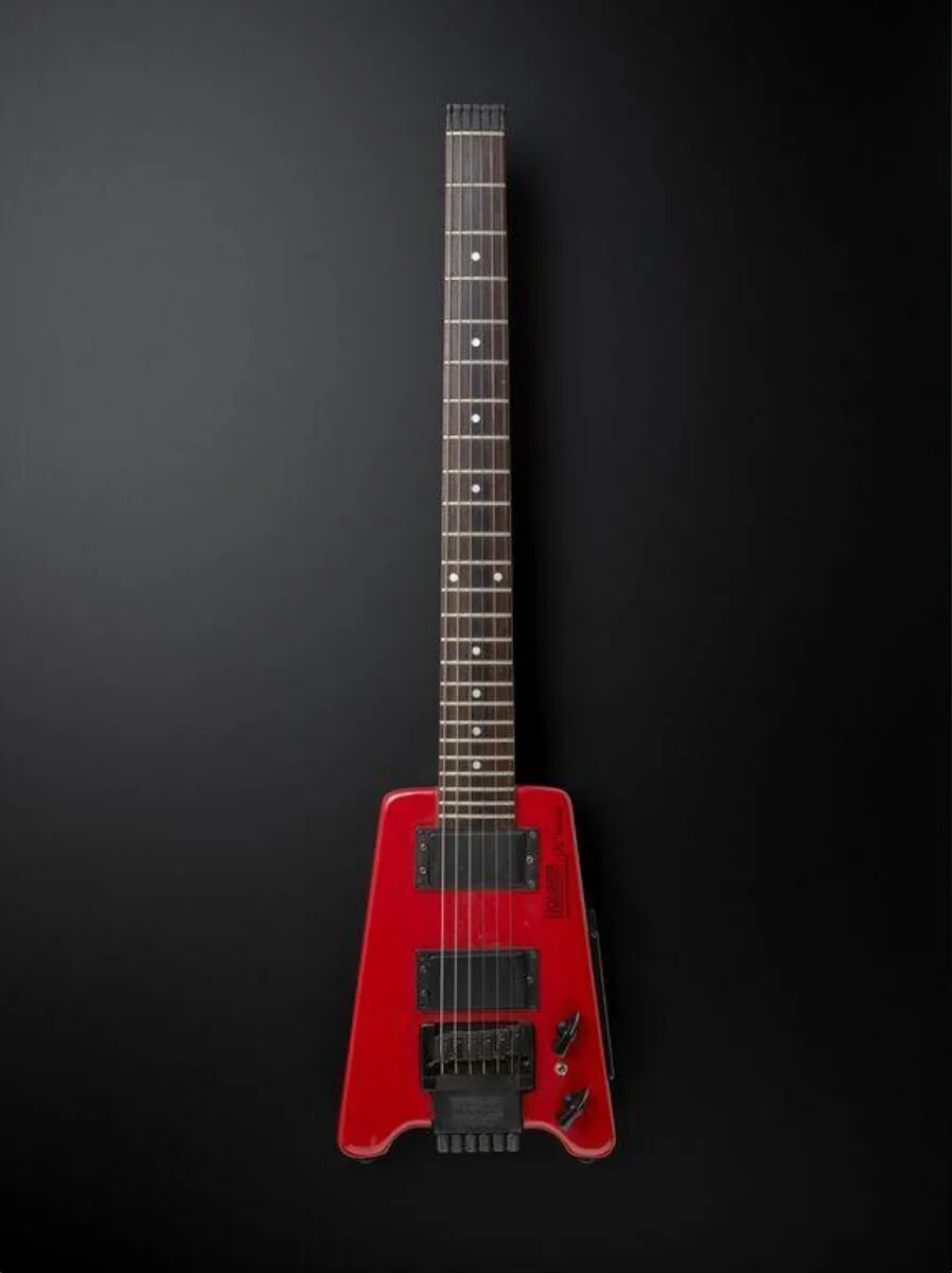 Guitar — تصویر رکورد موزهٔ ویکتوریا و آلبرت