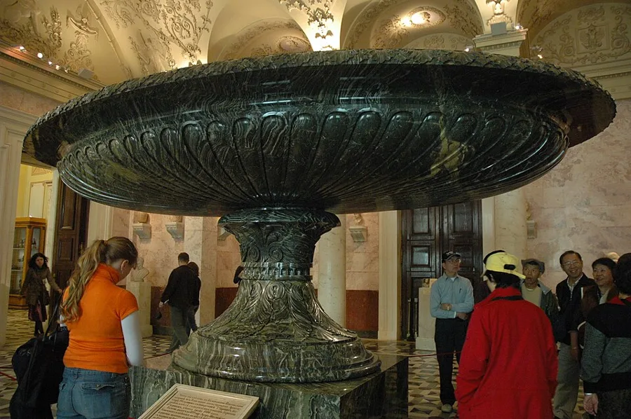 Grand Kolyvan vase — تصویر رکورد ویکیداده
