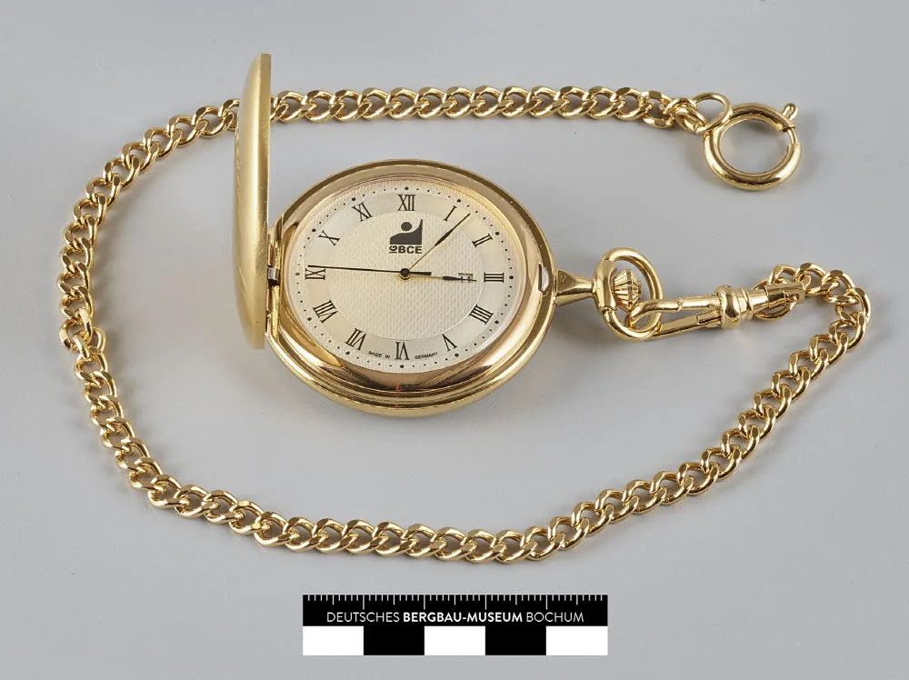 Taschenuhr als Jubiläumsgeschenk für 70 Jahre Mitgliedschaft in der Gewerkschaft — تصویر رکورد یوروپیانا