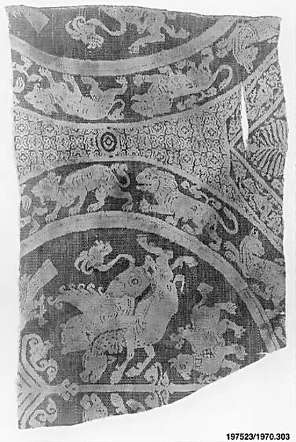 Textile Fragment — تصویر رکورد موزهٔ متروپولیتن (دسترسی آزاد)