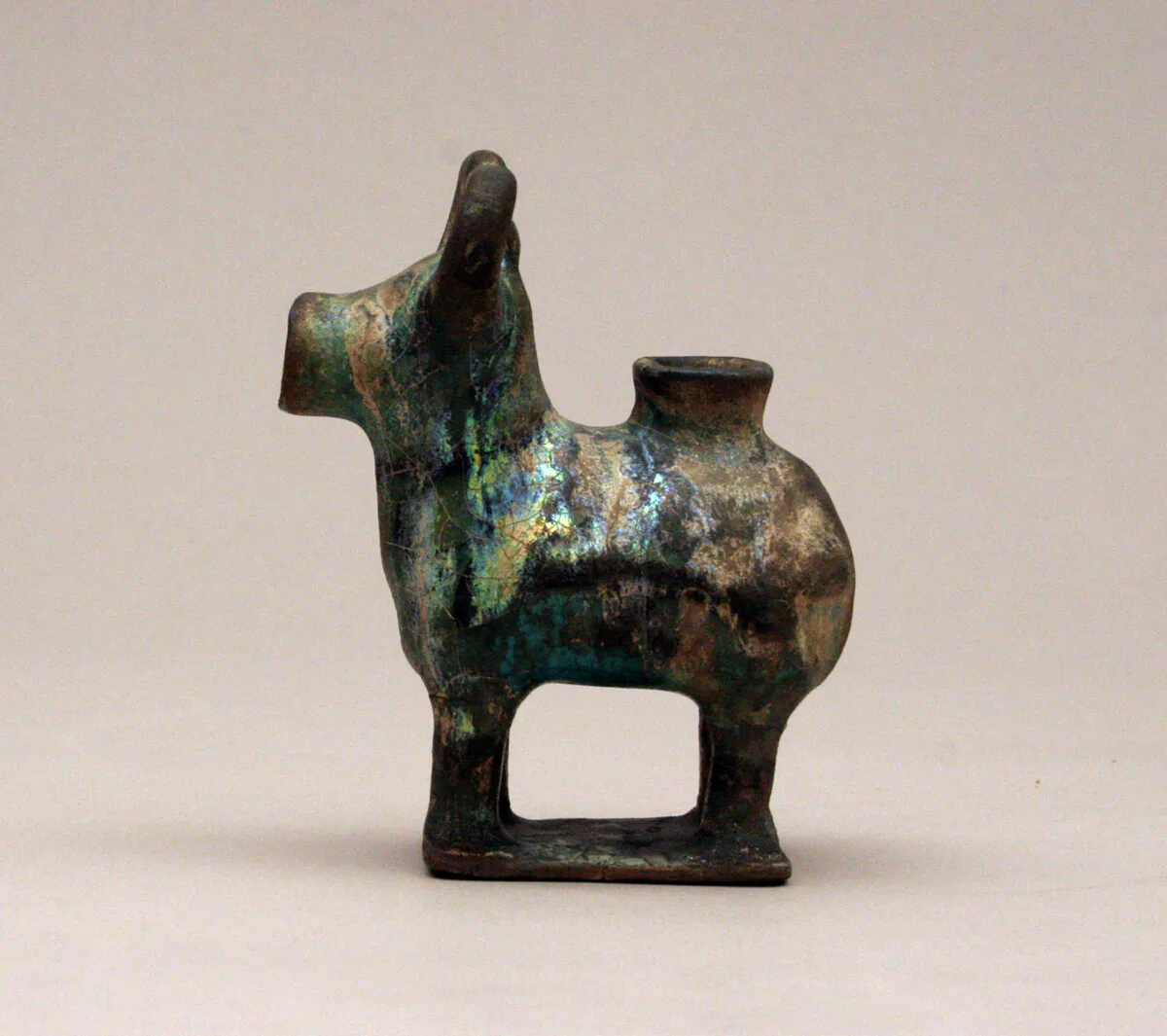 Zoomorphic Vessel — تصویر رکورد مؤسسهٔ هنر شیکاگو (دسترسی آزاد)
