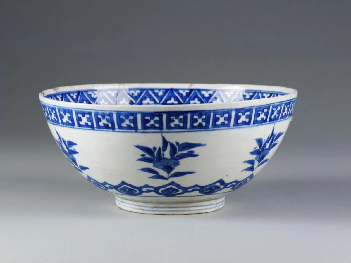 Basin — تصویر رکورد موزهٔ ویکتوریا و آلبرت