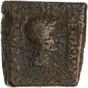 روی نمونهٔ موزهای 1952.112.194 از این تیپ
