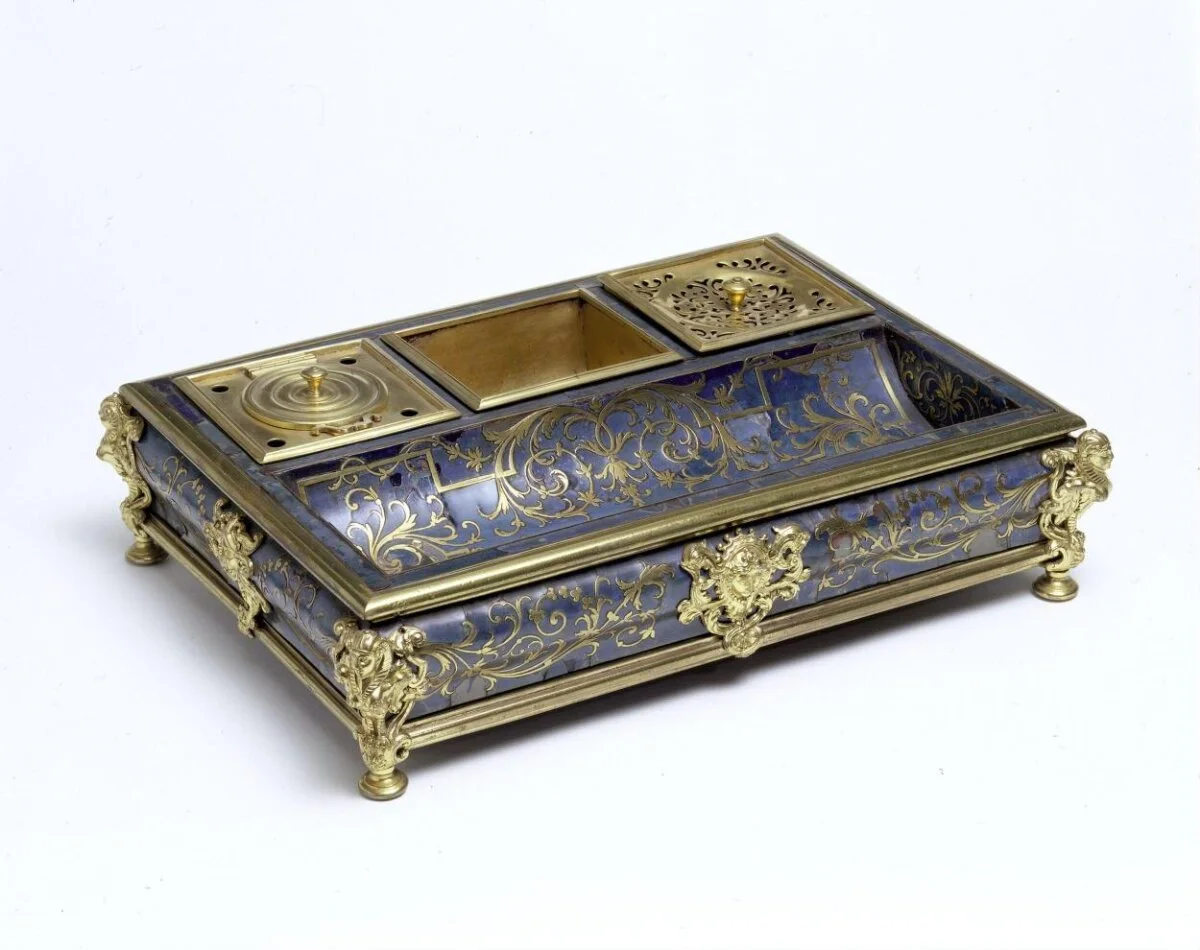 Inkstand — تصویر رکورد موزهٔ ویکتوریا و آلبرت
