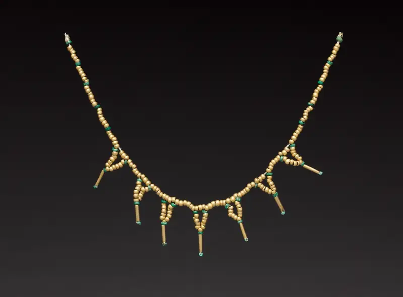 Beads Strung as a Necklace — تصویر رکورد موزهٔ هنر کلیولند (دسترسی آزاد)
