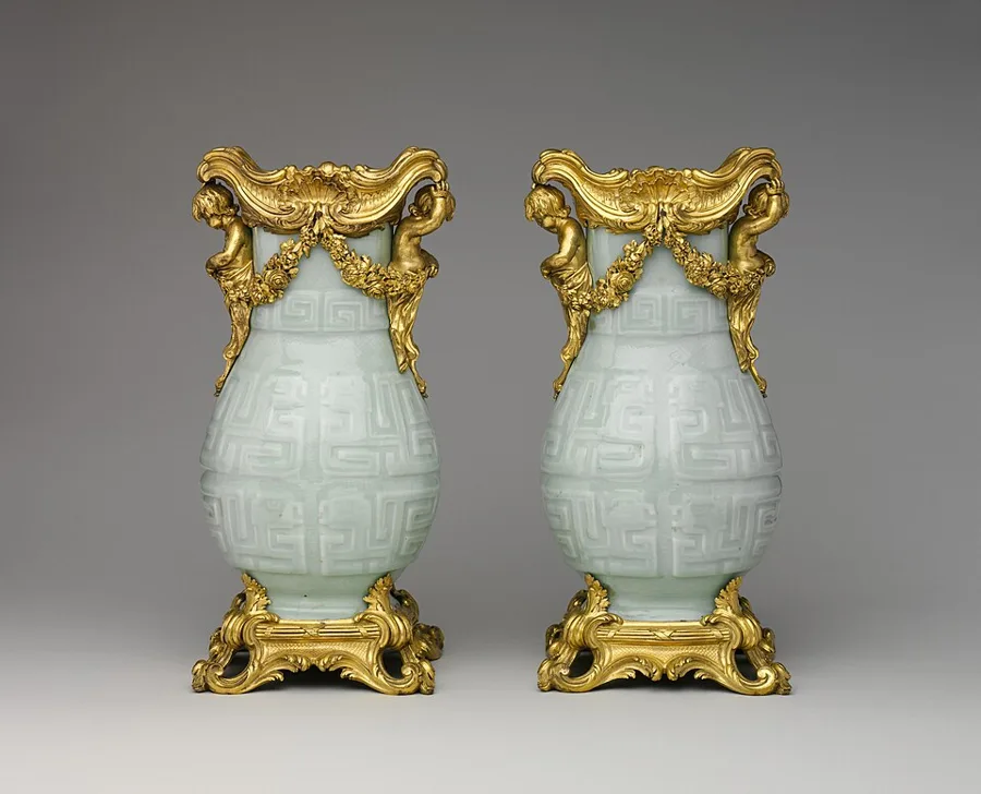 Pair of vases — تصویر رکورد ویکیداده