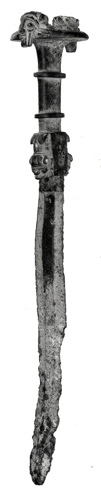 Sword with figures on handle — تصویر رکورد موزهٔ متروپولیتن (دسترسی آزاد)