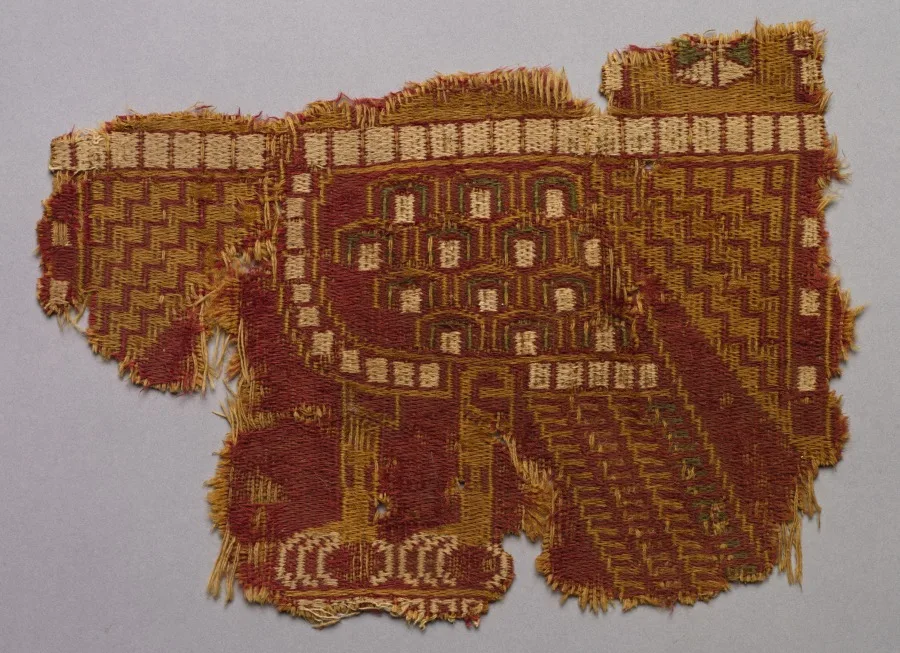 Fragment with headless eagle — تصویر رکورد موزهٔ هنر کلیولند (دسترسی آزاد)