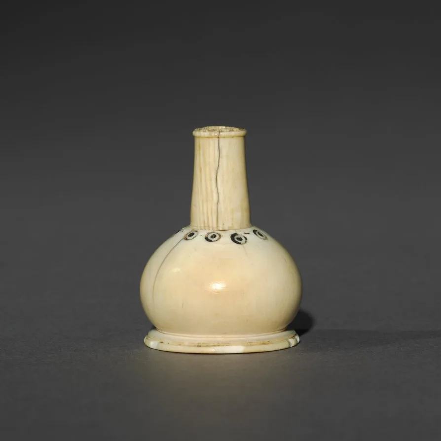 Miniature Vase — تصویر رکورد موزهٔ هنر کلیولند (دسترسی آزاد)