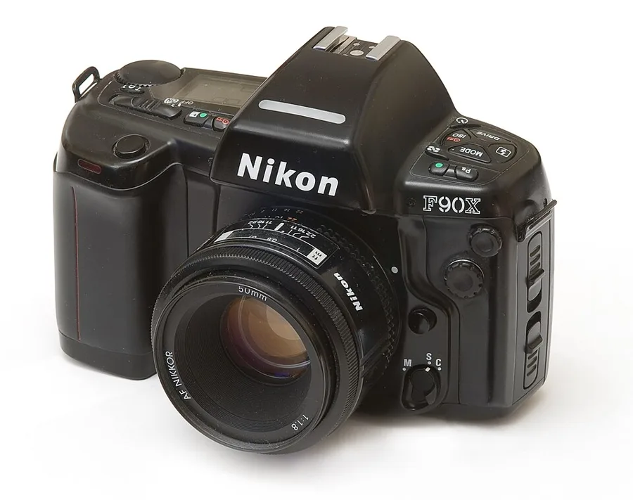 Nikon F90 — تصویر رکورد ویکیداده