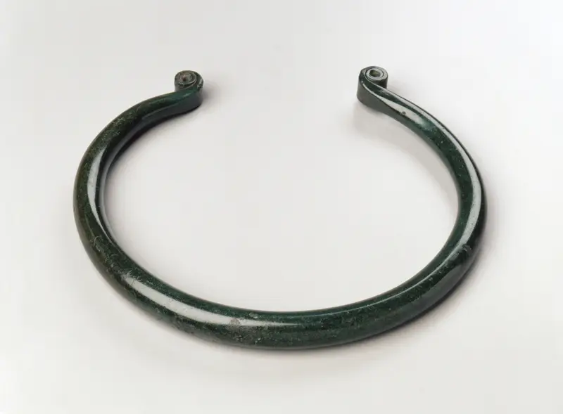 Ingot Torque — تصویر رکورد موزهٔ هنر کلیولند (دسترسی آزاد)