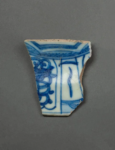Ceramic Fragment — تصویر رکورد موزهٔ متروپولیتن (دسترسی آزاد)