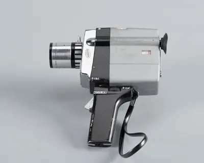 Projector - FILMCAMERA Yashica CO LTD - J — تصویر رکورد یوروپیانا