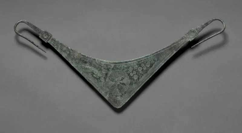 Woman's Belt Hanger (Zone) — تصویر رکورد موزهٔ هنر کلیولند (دسترسی آزاد)