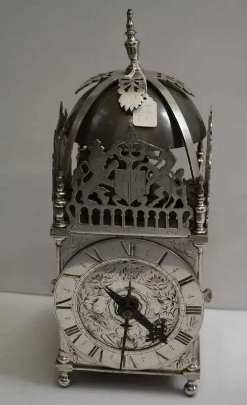 Lantern clock — تصویر رکورد موزهٔ ویکتوریا و آلبرت