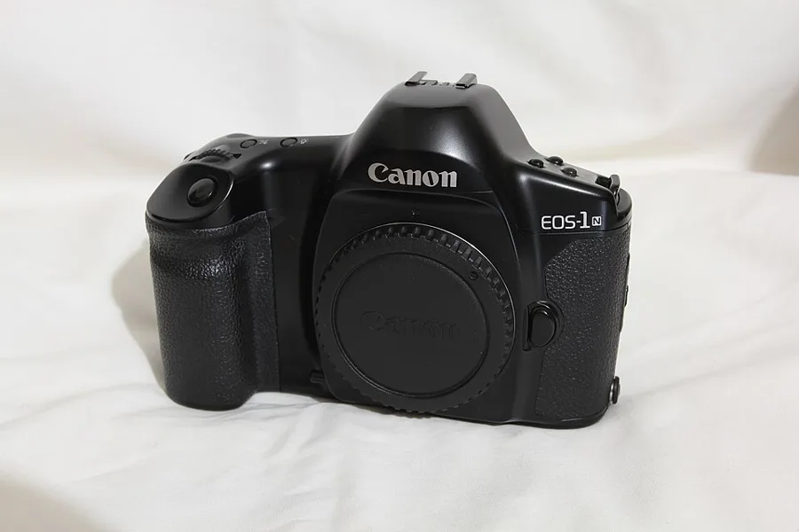 Canon EOS-1N — تصویر رکورد ویکی‌داده