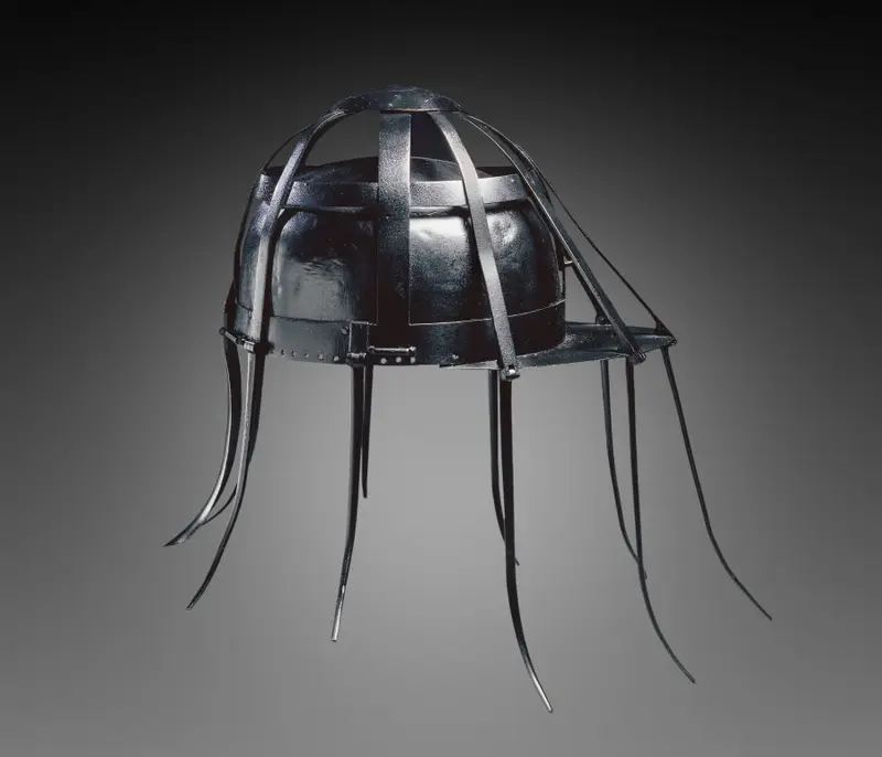 Cavalry Spider Helmet — تصویر رکورد موزهٔ هنر کلیولند (دسترسی آزاد)