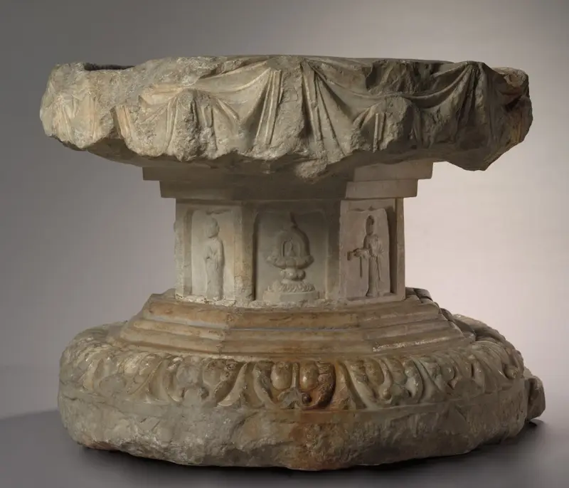 Fang Xuanling Pedestal — تصویر رکورد موزهٔ هنر کلیولند (دسترسی آزاد)