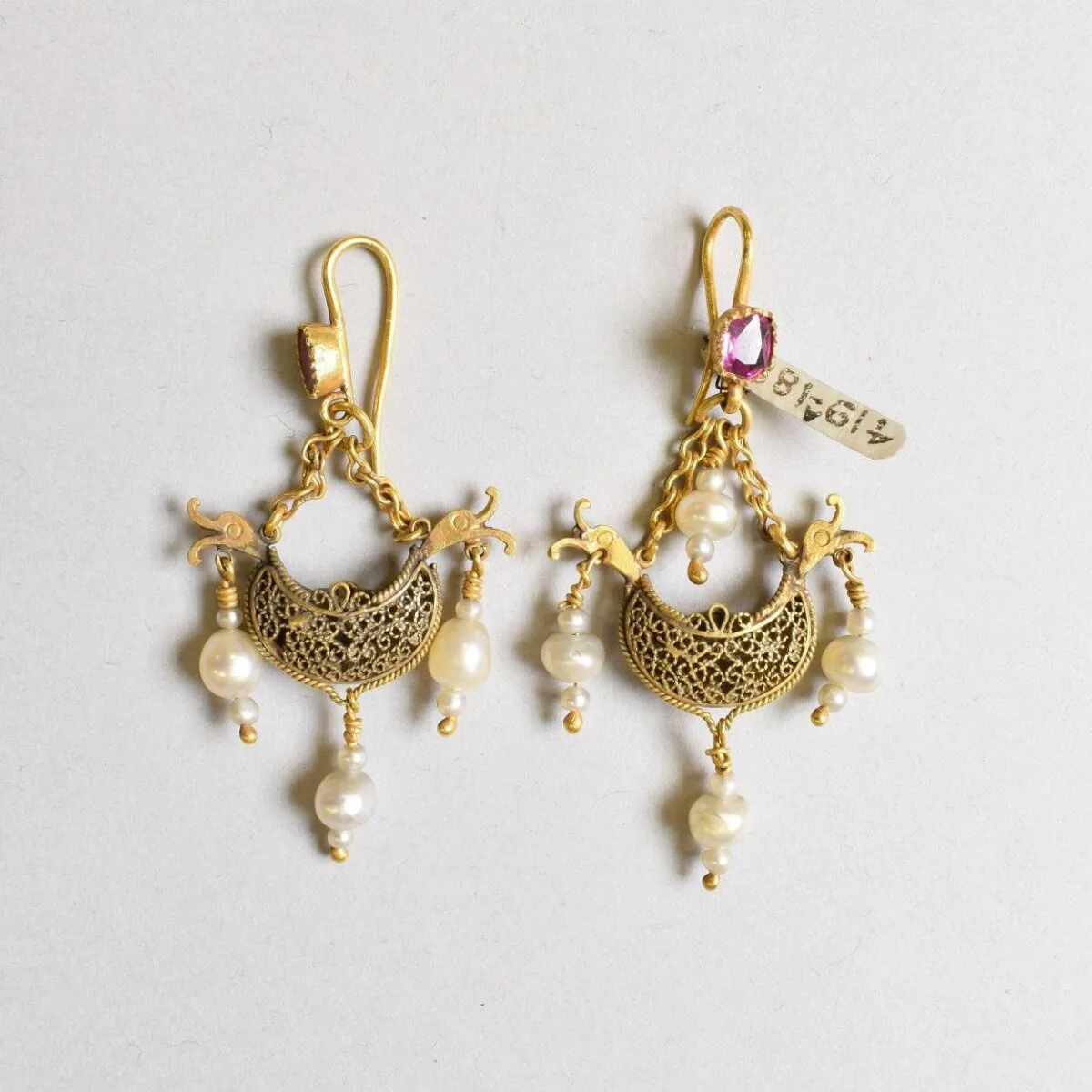 Earrings — تصویر رکورد موزهٔ ویکتوریا و آلبرت
