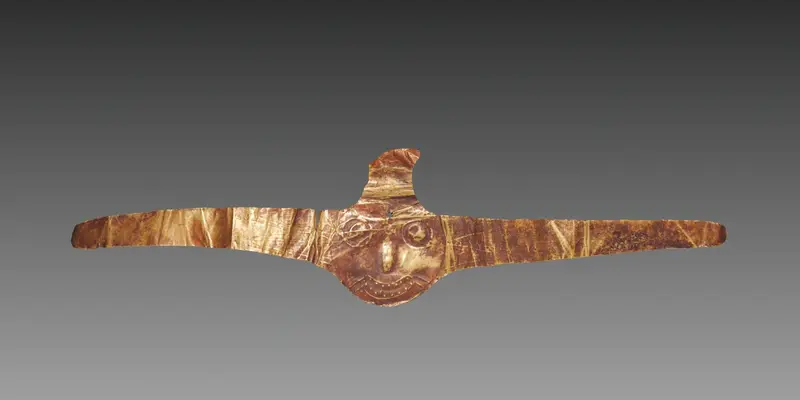 Headdress Ornament — تصویر رکورد موزهٔ هنر کلیولند (دسترسی آزاد)