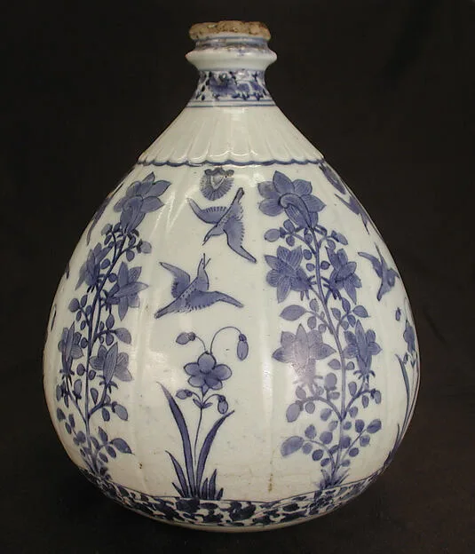 Vase — تصویر رکورد موزهٔ متروپولیتن (دسترسی آزاد)