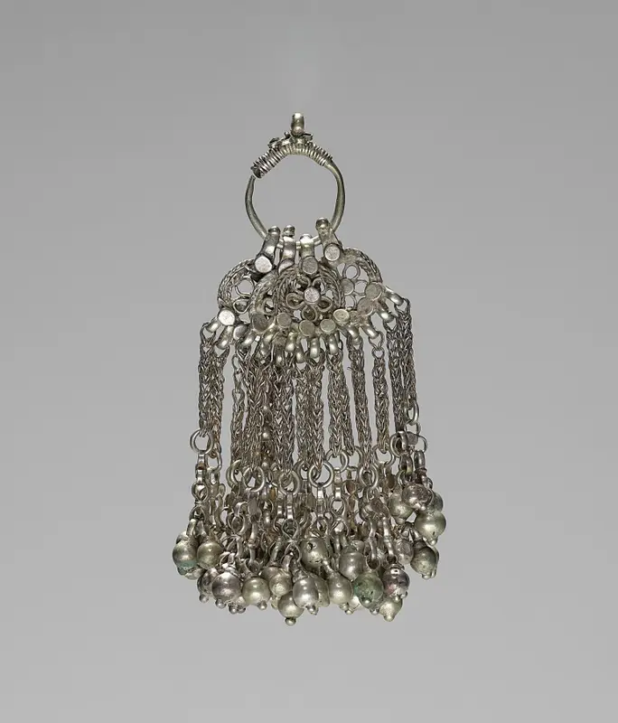 Earring (?) — تصویر رکورد موزهٔ هنر کلیولند (دسترسی آزاد)