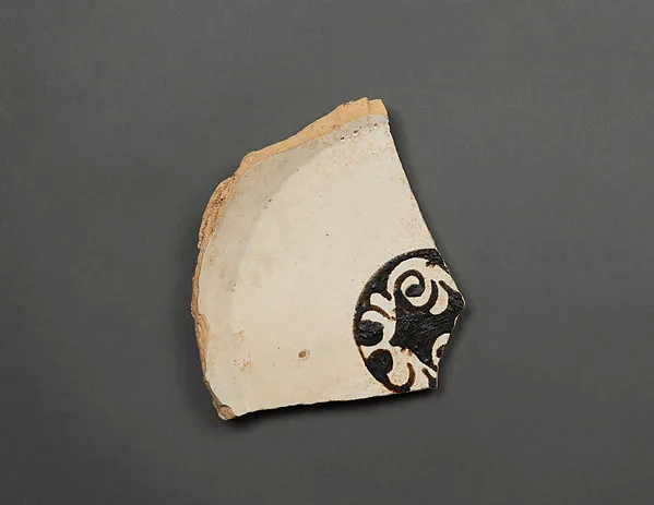 Fragment of a Bowl — تصویر رکورد موزهٔ متروپولیتن (دسترسی آزاد)