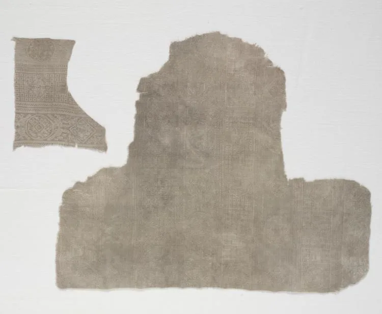 Fragment with inscriptions — تصویر رکورد موزهٔ هنر کلیولند (دسترسی آزاد)