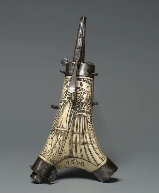 Powder Flask with Standing figures of a Man and  Woman — تصویر رکورد موزهٔ هنر کلیولند (دسترسی آزاد)