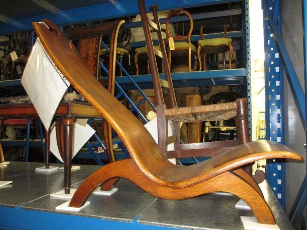 Astronomer's chair — تصویر رکورد موزهٔ ویکتوریا و آلبرت
