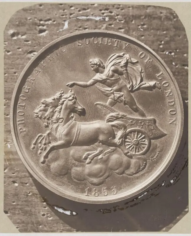 Photograph: Medal of the Photographic Society of London — تصویر رکورد موزهٔ ویکتوریا و آلبرت