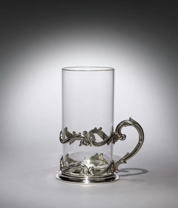 Tea Cup and Holder — تصویر رکورد موزهٔ هنر کلیولند (دسترسی آزاد)