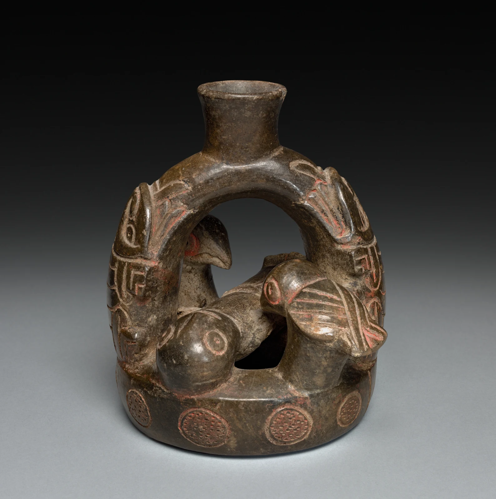 Vessel with Reclining Figure and Birds — تصویر رکورد موزهٔ هنر کلیولند (دسترسی آزاد)