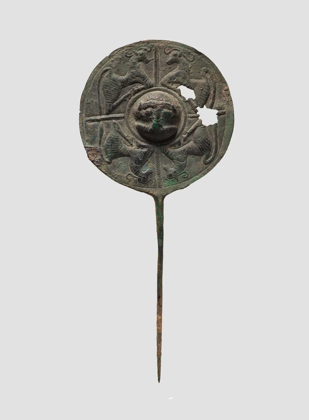 Disc-headed pin — تصویر رکورد موزهٔ متروپولیتن (دسترسی آزاد)