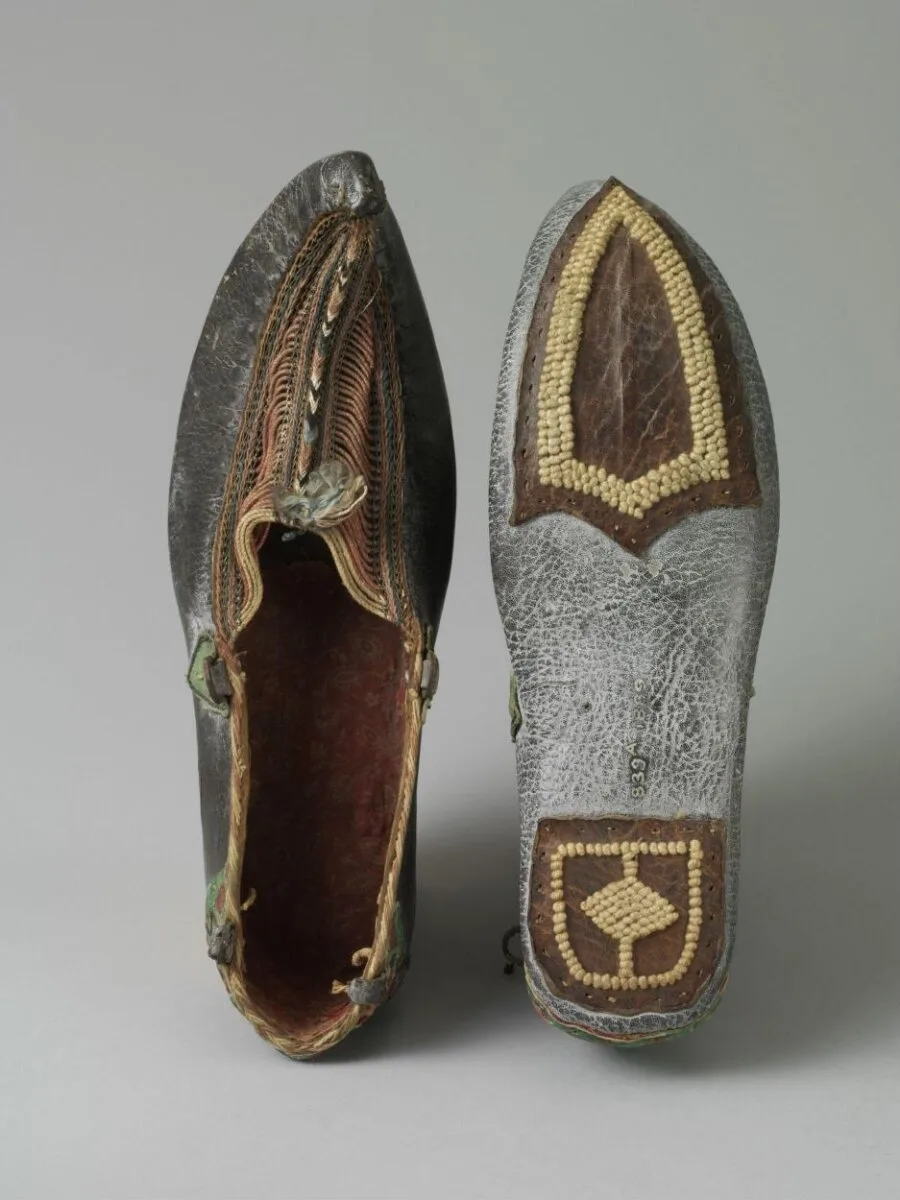 Pair of shoes — تصویر رکورد موزهٔ ویکتوریا و آلبرت