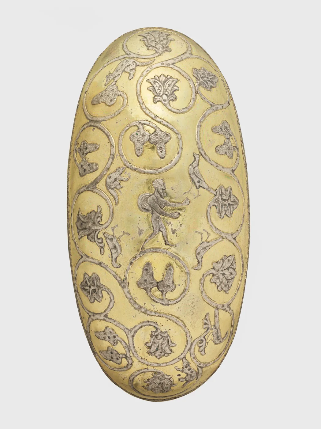 Oval bowl with grapevine scrolls inhabited by birds and animals — تصویر رکورد موزهٔ متروپولیتن (دسترسی آزاد)