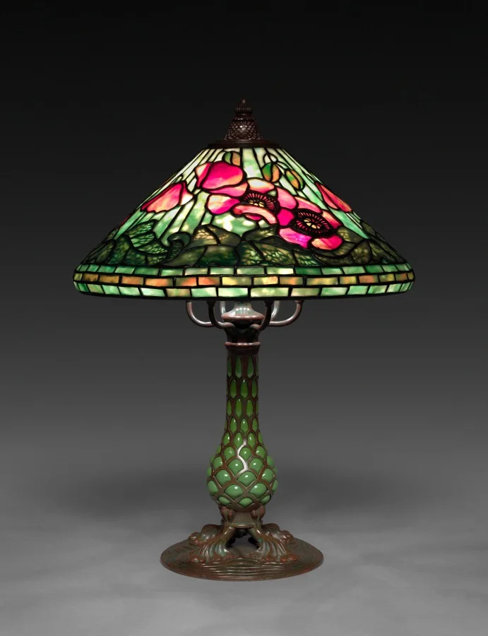 Poppy Filigree Table Lamp — تصویر رکورد موزهٔ هنر کلیولند (دسترسی آزاد)