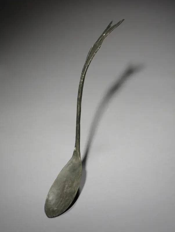 Spoon with Fish-Tail Design — تصویر رکورد موزهٔ هنر کلیولند (دسترسی آزاد)
