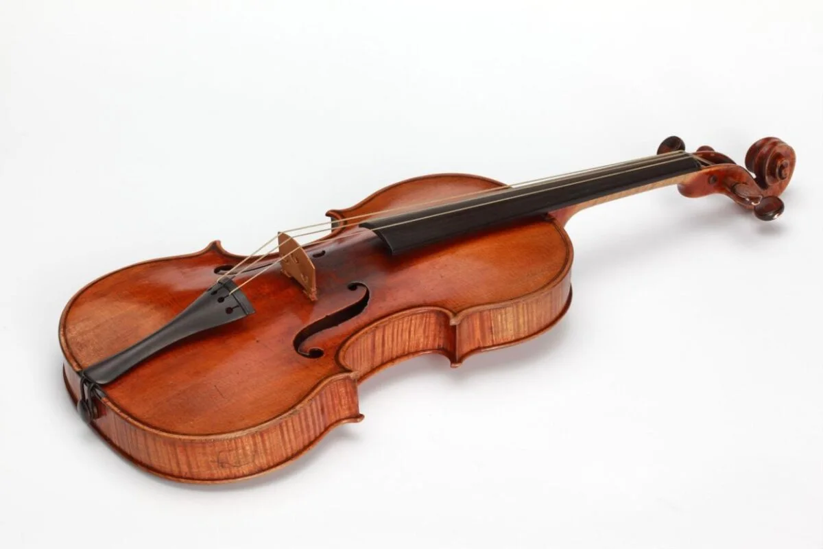Violin — تصویر رکورد موزهٔ ویکتوریا و آلبرت