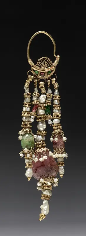 Earring — تصویر رکورد موزهٔ هنر کلیولند (دسترسی آزاد)