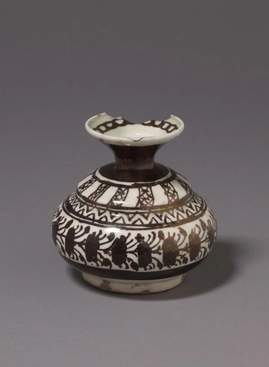 Spittoon — تصویر رکورد موزهٔ ویکتوریا و آلبرت