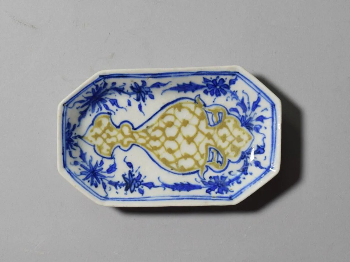 Plate — تصویر رکورد موزهٔ ویکتوریا و آلبرت — شمارهٔ رکورد 2650-1876