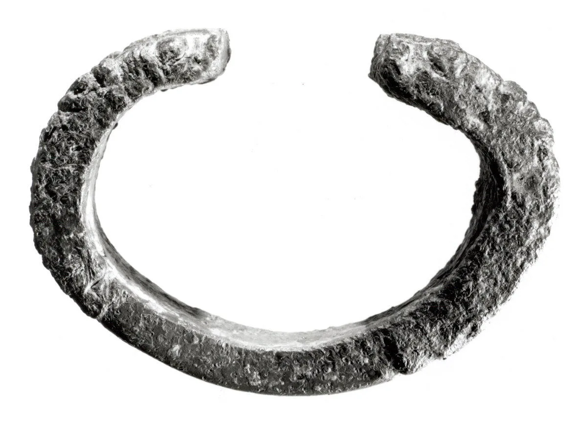 Bracelet — تصویر رکورد موزهٔ متروپولیتن (دسترسی آزاد)