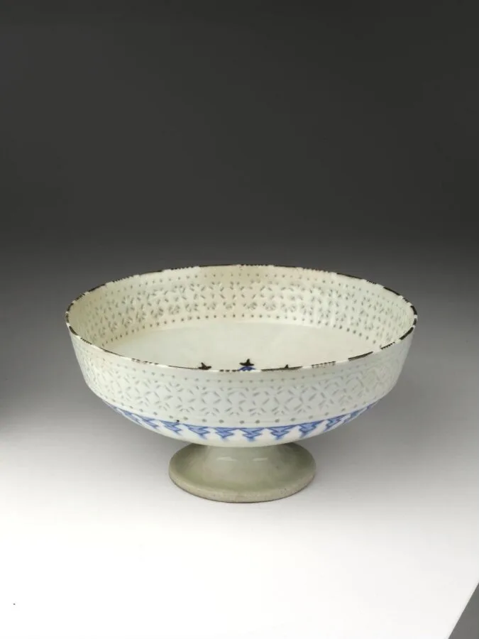 Footed bowl — تصویر رکورد موزهٔ ویکتوریا و آلبرت
