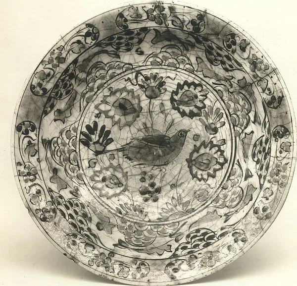 Dish — نمای تکمیلی ثبتشده در رکورد موزه