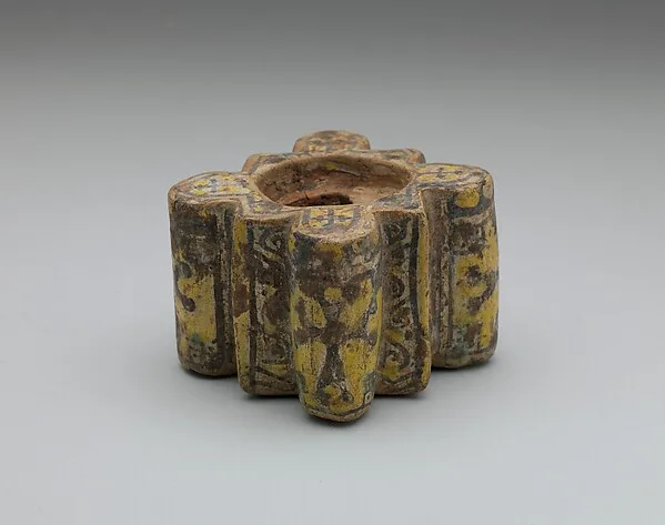 Inkwell with Crosses — تصویر رکورد موزهٔ متروپولیتن (دسترسی آزاد)