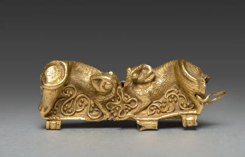 Repoussé Gold Clasp — تصویر رکورد موزهٔ هنر کلیولند (دسترسی آزاد)