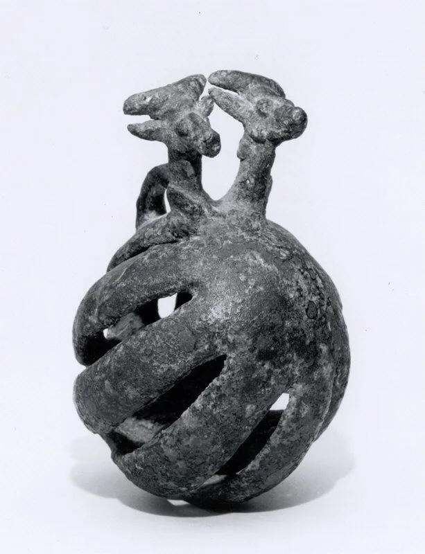 Openwork rattle bell — تصویر رکورد موزهٔ متروپولیتن (دسترسی آزاد)